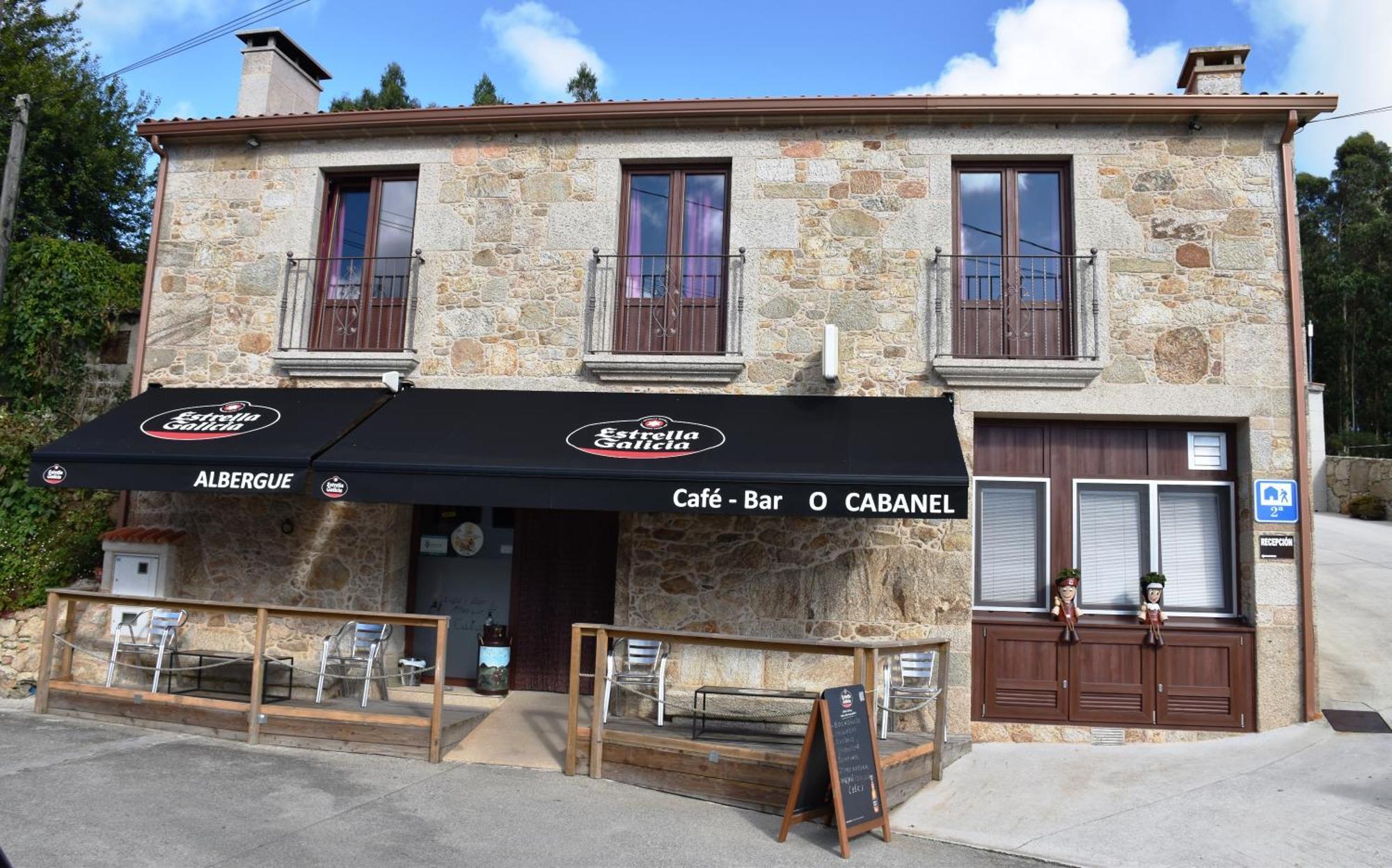 O Cabanel Albergue-bar Hostel